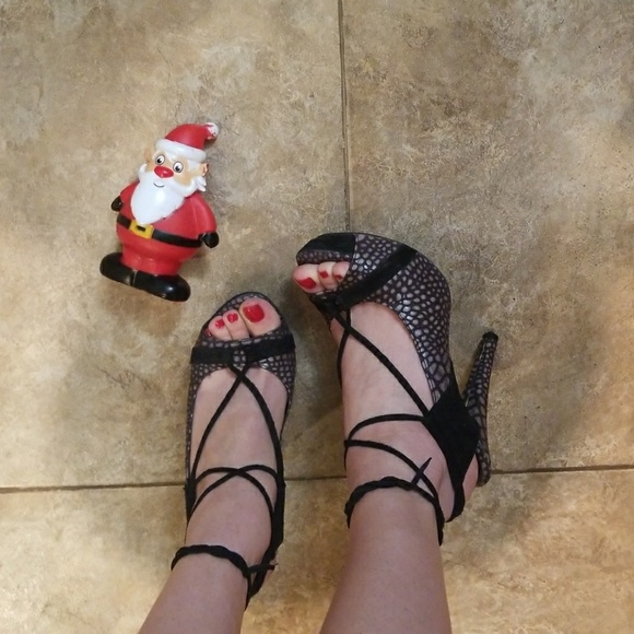 Platform leather sandal tie around ankle - Picture 1 of 6